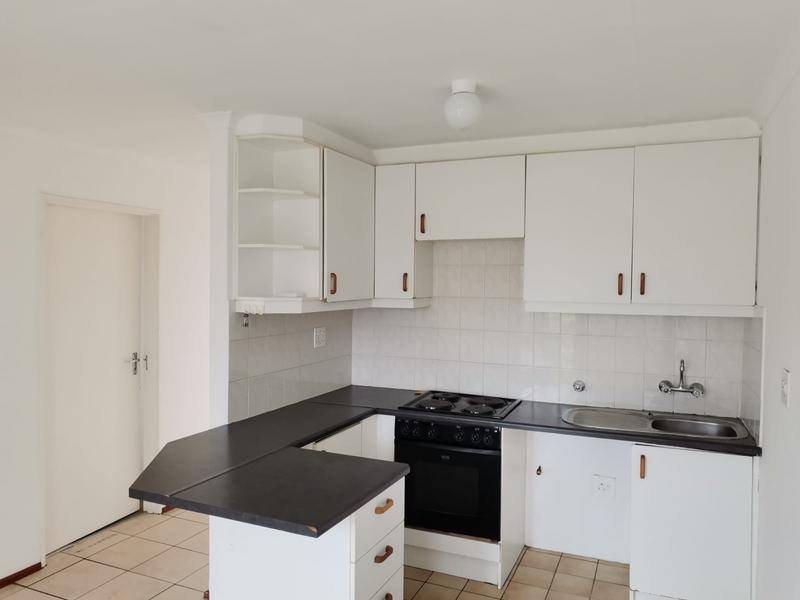 To Let 2 Bedroom Property for Rent in Oakglen Western Cape